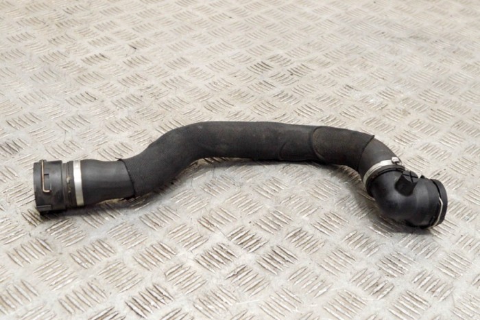 Furtun radiator răcire dreapta LAND ROVER RANGE ROVER VELAR L560 2019 OEM: HK83-8260-AE 17282300