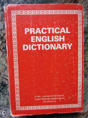 PRACTICAL ENGLISH DICTIONARY foto