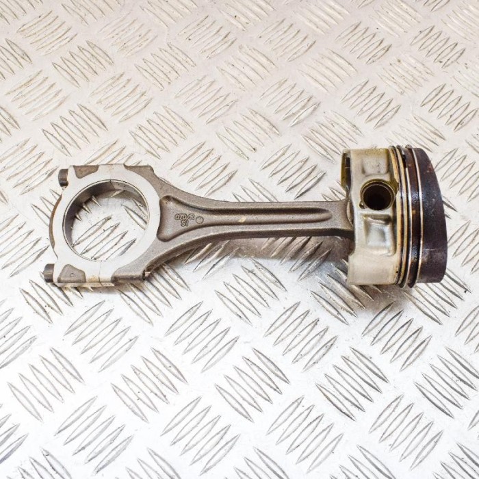 Piston BENTLEY CONTINENTAL Coupe 3W_ 2012 OEM: R02184L104 3221490