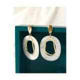 Cercei lungi alb cu auriu