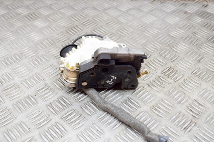 &Icirc;ncuietoare ușă dreapta față AUDI A6 4G2, C7, 4GC 2014 OEM: 8J2837016C 15222361