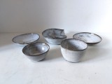set 5 vase ceramica neagra, glazura alb-gri, deosebite, marime mica (cca 7-11cm diametru)