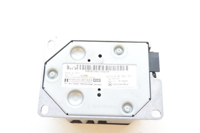 Amplificator de sunet MERCEDES-BENZ CLS C218 2013 OEM: a2118705189 10704762