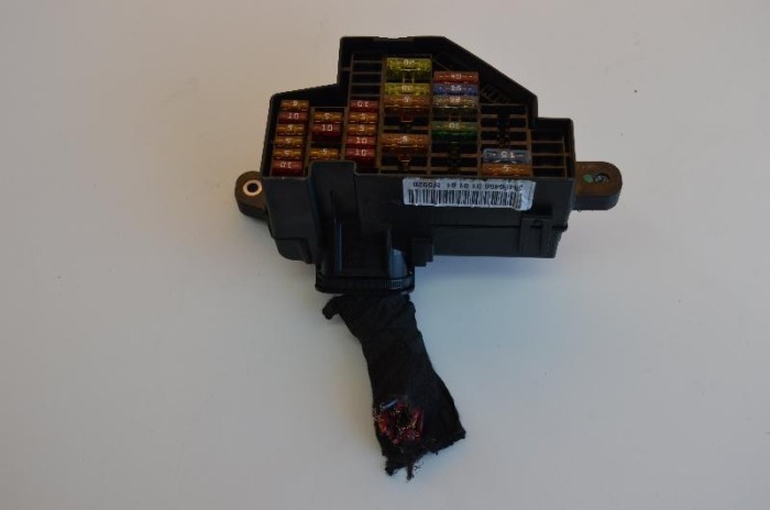Panou de siguranțe VW PASSAT B6 3C2 2006 OEM: NERA | 1520888