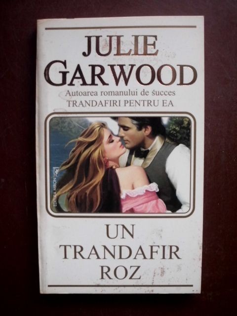 Un trandafir roz