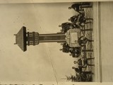 fotografie militarie si razboaie Soldati romani in al doilea razboi mondial ,in fata unei troite uriase .Dimensiuni 11 cm x 6 cm .Exceptionala