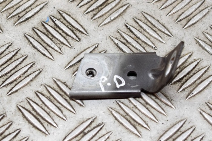 Suport aripa dreapta față LAND ROVER DISCOVERY SPORT L550 2016 OEM: FK72-16A142-AB 14571147