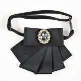 Brosa statement neagra cu pietre acrilice