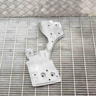 Scut motor dreapta spate TOYOTA PRIUS _W3_ 2012 OEM: 57627-47010 foto