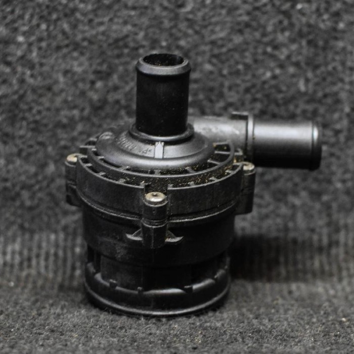 Pompa de apa auxiliara RENAULT MEGANE II Sedan LM0/1_ 2006 OEM: 0392023015 | 2036710
