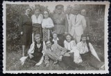 Fotografie, Grup de civili, militar si femei in costum traditional romanesc, anii 40-50