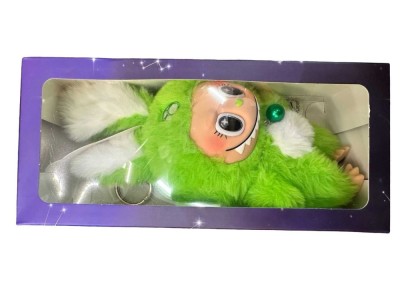 Labubu iepuras verde cu urechi mari foto