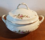 ROSENTHAL-VAS PENTRU LEGUME CU MODEL IN RELIEF SI DECOR FLORAL DIN PORTELAN ROSENTHAL-GERMANIA ANII 60