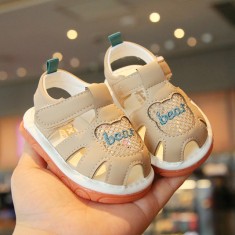 Sandalute crem cu piuitoare - Bear (Marime Disponibila: Marimea 22) foto