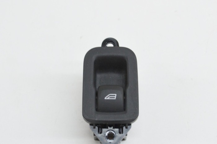 Buton geam ușă dreapta spate VOLVO V60 2014 OEM: 31394841 15443883