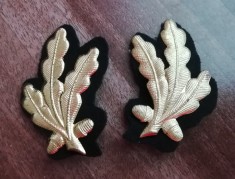 C7 9 - petlite militare - laur mare auriu - negru tancuri - piesa colectie