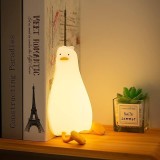 Lampa de veghe pentru copii, forma rata, material siliconic, dimensiuni 10.5x5x10cm, reincarcabila, 3 niveluri de intensitate a luminii, alb