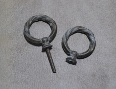 Vechi maner pentru mobila din metal, model deosebit ! foto