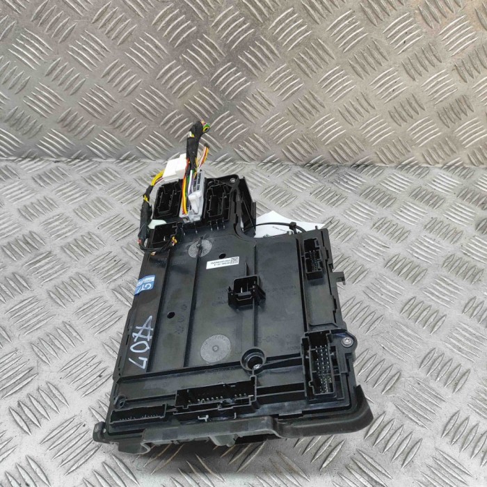 Modul de confort TESLA MODEL Y 2024 OEM: 1657648-02-A 29992398