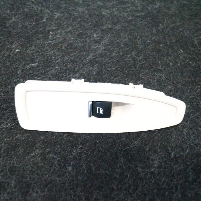 Buton geam ușă dreapta față BMW 3 F30, F80 2015 OEM: 9208107 3123417