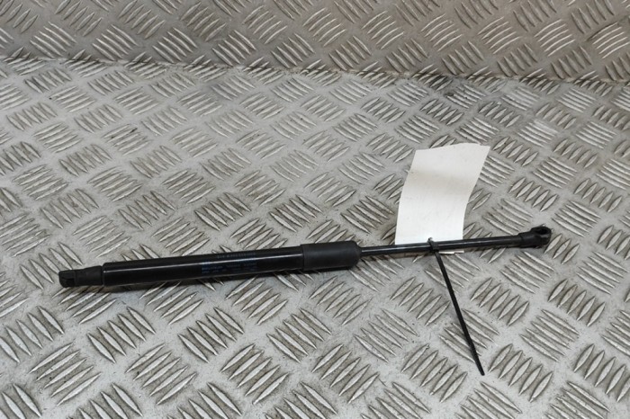 Amortizor capota dreapta față AUDI A4 Avant 8W5, B9 2017 OEM: 8W0823359B | 30378443
