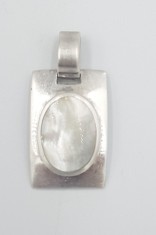 Superb pandantiv vintage din argint si sidef