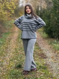 Compleu dama gri tricotat cu gat inalt si dungi orizontale pe bluza