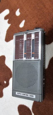 RADIO Super Control 2000 , NU FUNCTIONEAZA DELOC , LIPSA CAPAC BATERII ! foto
