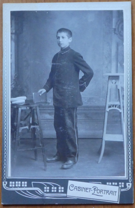 Foto pe carton gros ; Bucuresti , 1909 , Elev de seminar