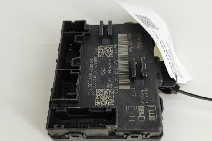 Modul de control ușă st&acirc;nga față AUDI Q5 FY 2017 OEM: 8W1959592 | 22364553
