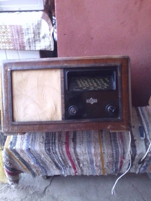 Radio vechi pe lampi Nora Tosca GW16 An 1936-37 foto