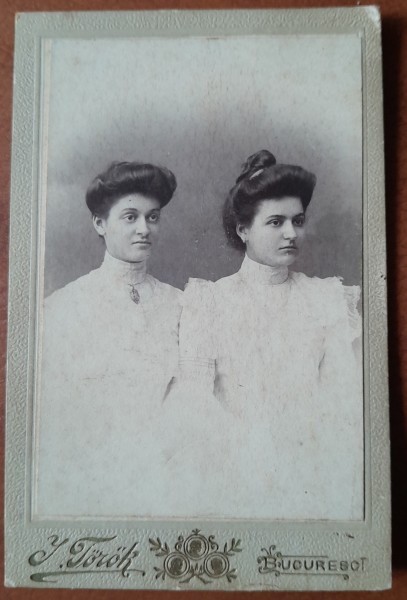 Fotografie tip CDV, dou femei, inceput de secol XX