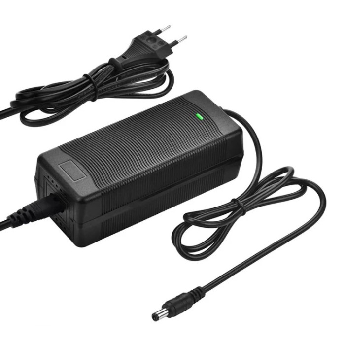 &Icirc;ncărcător performant pentru trotinetă și bicicletă electrică 36V &ndash; 42V, 3A