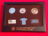 Lot 6 insigne fotbal in cutie - MANCHESTER CITY FC (produs oficial-nou)