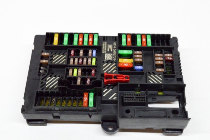 Modul panou de siguranțe BMW 3 G20, G28 2021 OEM: 5A0E7D1 15432023