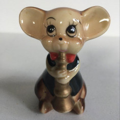 Figurina bibelou ceramica soarece soricel care canta la clarinet, 6.5cm