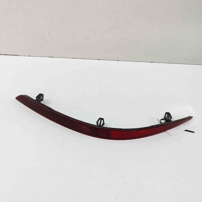 Reflector bara de protecție dreapta spate AUDI Q3 F3 2021 OEM: 83A945106A 31054742