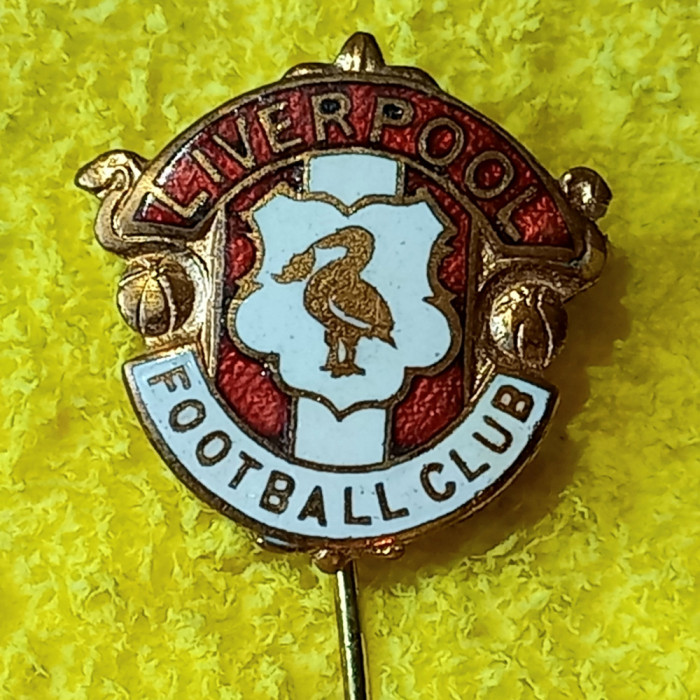 Insigna (model vechi) metalica fotbal - LIVERPOOL FC (Anglia)