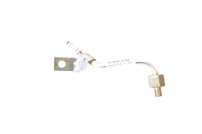 Furtun de lichid de răcire AUDI A3 8V1, 8VK 2015 OEM: 04L131582B 11536441