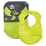 Baveta verde din plastic Roll &amp; Go 6 luni+, 1 bucata, Tommee Tippee