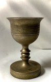 Suport Vechi Oriental din Bronz Masiv &ndash; Cupă Gravată cu Inscripții/Motive Calligrafice (cca. 1900&ndash;1930)