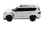 Macheta SUV Nisssan Patrol Alb Off-Road 1:24 - sunete,lumini si resort- 20cm