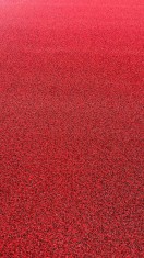 Mocheta Gazon Artificial Model Coir Burgundy, Rosu, Negru, Inaltime Fir 14mm, 100 x 500 cm, Perfect pentru Evenimente