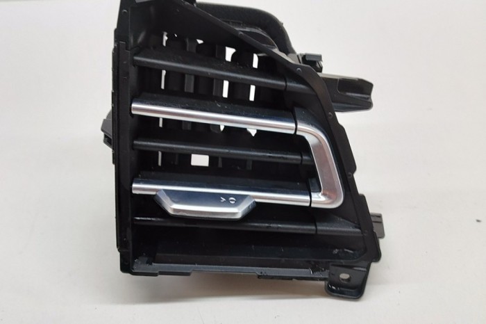 Gura de ventilație planșa de bord AUDI Q4 SUV F4B 2022 OEM: 89C820902,89C820902A 22750432