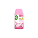 Rezerva Air Wick Freshmatic Magnolie si flori de cires, 70 zile prospetime, 250 ml