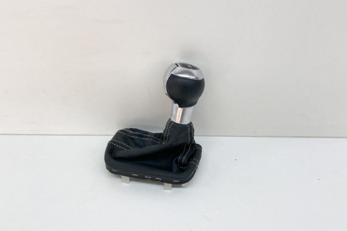 Nuca schimbător de viteze AUDI Q3 8U 2016 OEM: 8U2713139 | 11470133