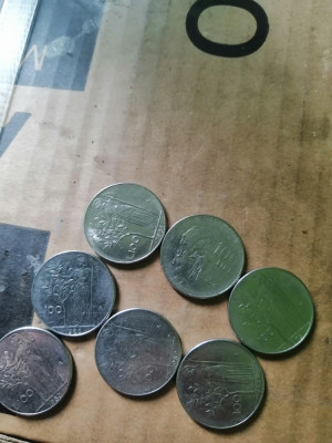 Monede lire de o 100 și de 50 italia foto
