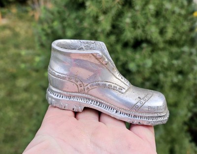 MICUT BOCANC VECHI DECORATIV DIN METAL foto