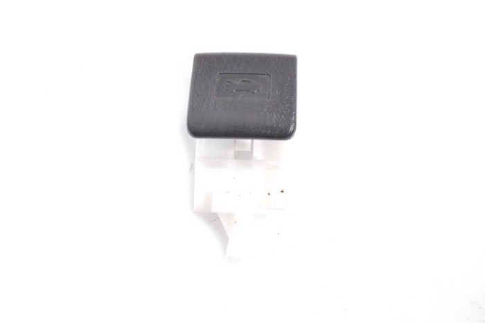 M&acirc;ner deschidere capota TOYOTA PRIUS _W3_ 2011 14133041