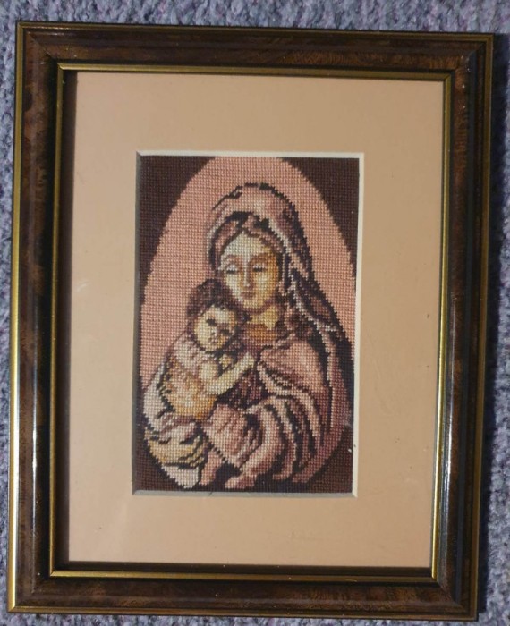 Goblen vintage, icoana Maica Domnului cu Iisus, lucrat manual anii 90, inramat